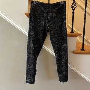 Black speckled 7/8 leggings